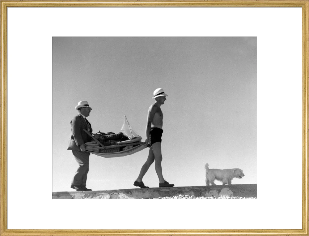 Two men carrying a deckchair, 1920s. - Image 25