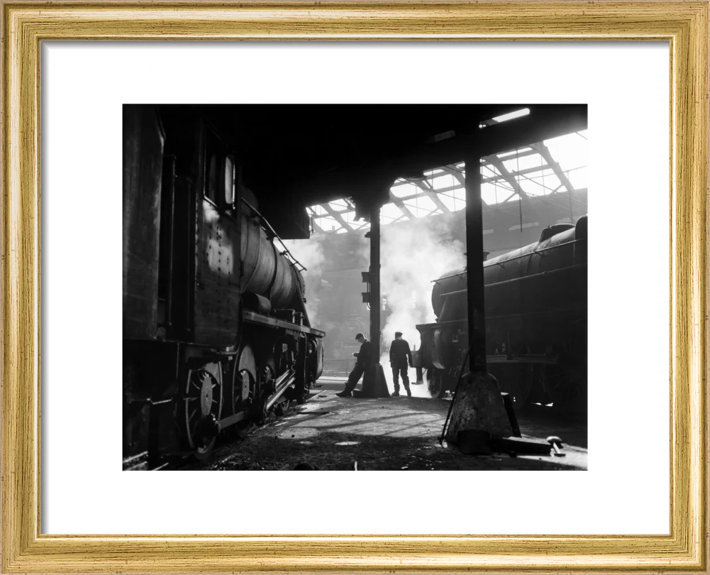 Grimy 8F and Class 5 steam locomotives. - Image 38