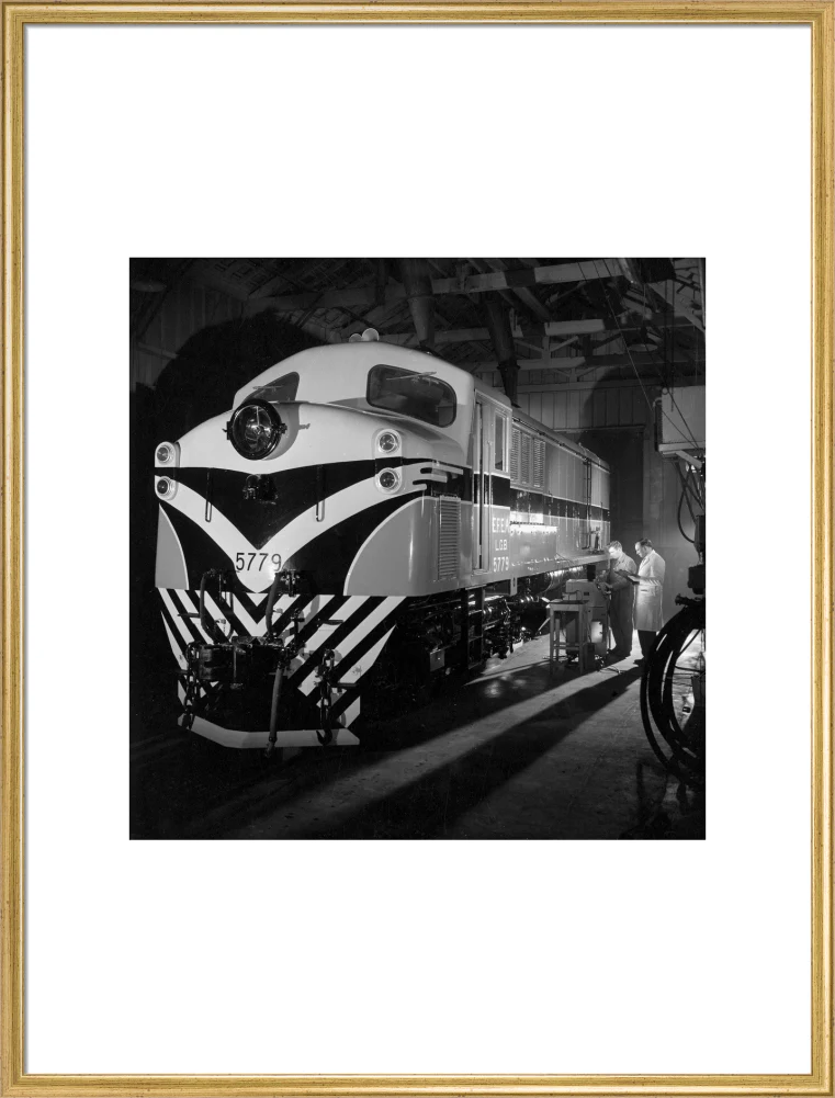 Finished diesel loco for export in main assembly hall, Darlington, 1959. - Image 58