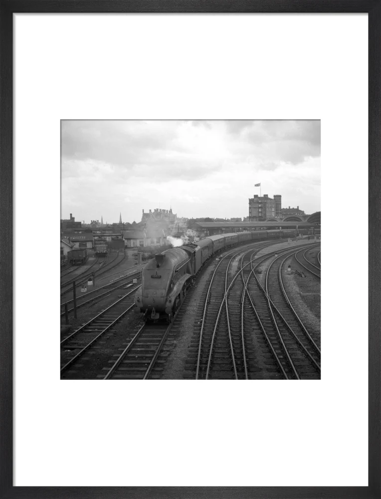 Passenger train at York Station, 1961. - Image 13