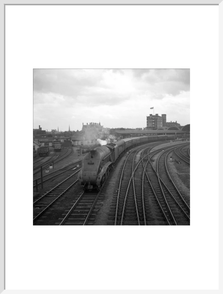 Passenger train at York Station, 1961. - Image 24