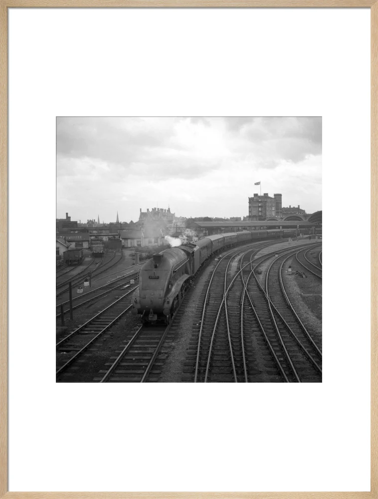 Passenger train at York Station, 1961. - Image 26