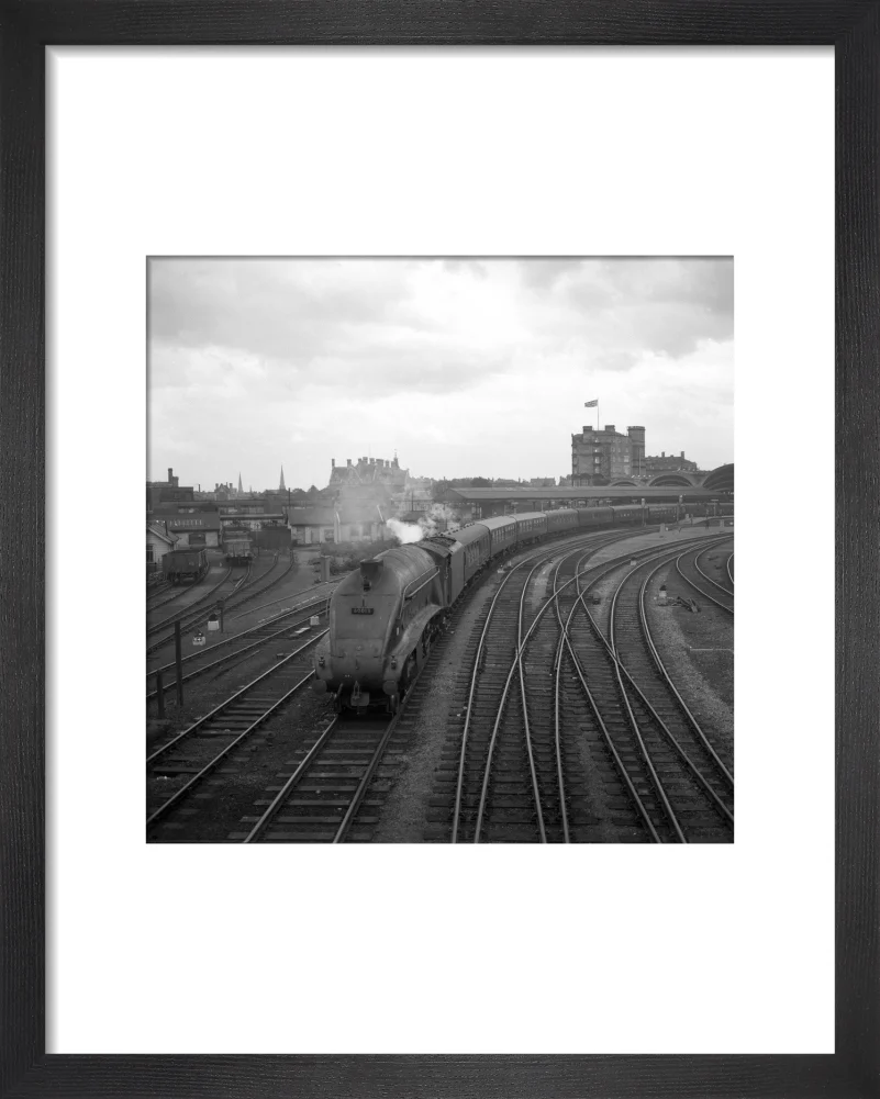 Passenger train at York Station, 1961. - Image 3