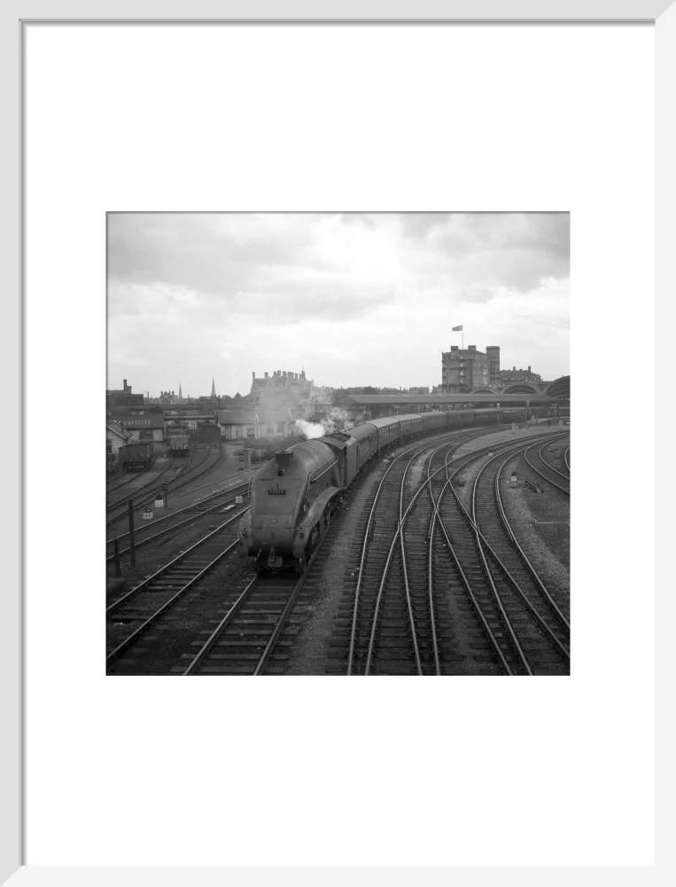 Passenger train at York Station, 1961. - Image 47