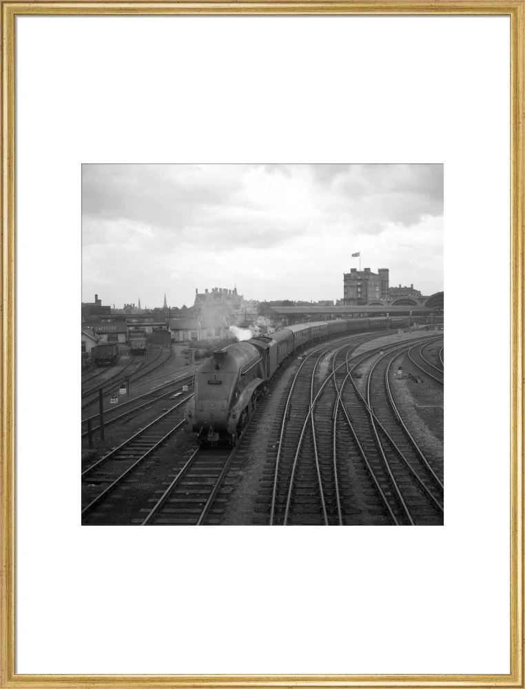 Passenger train at York Station, 1961. - Image 58