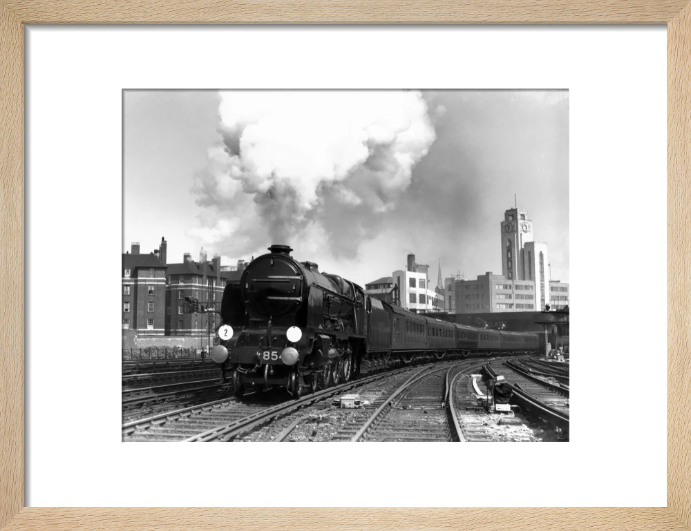 'Howard of Effingham' leaving London Victoria station, c 1939. - Image 11