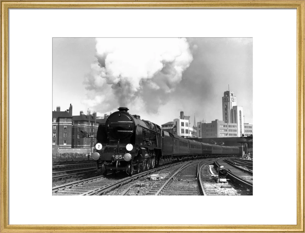 'Howard of Effingham' leaving London Victoria station, c 1939. - Image 20