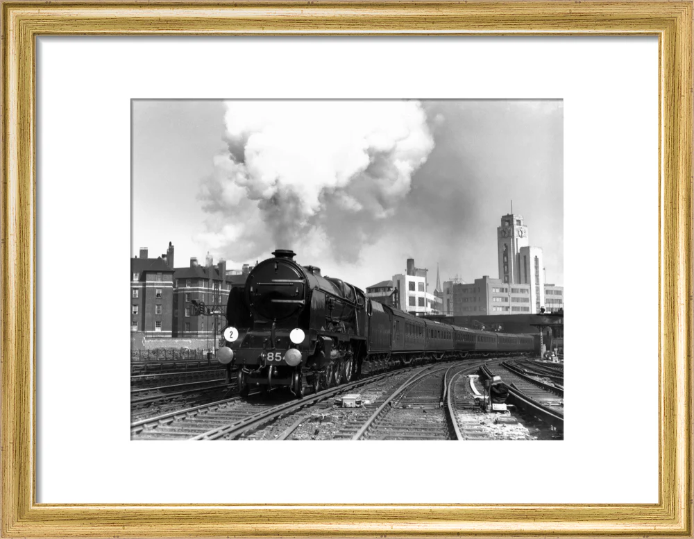 'Howard of Effingham' leaving London Victoria station, c 1939. - Image 43
