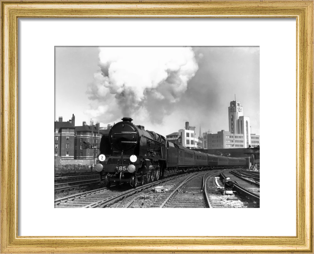 'Howard of Effingham' leaving London Victoria station, c 1939. - Image 5