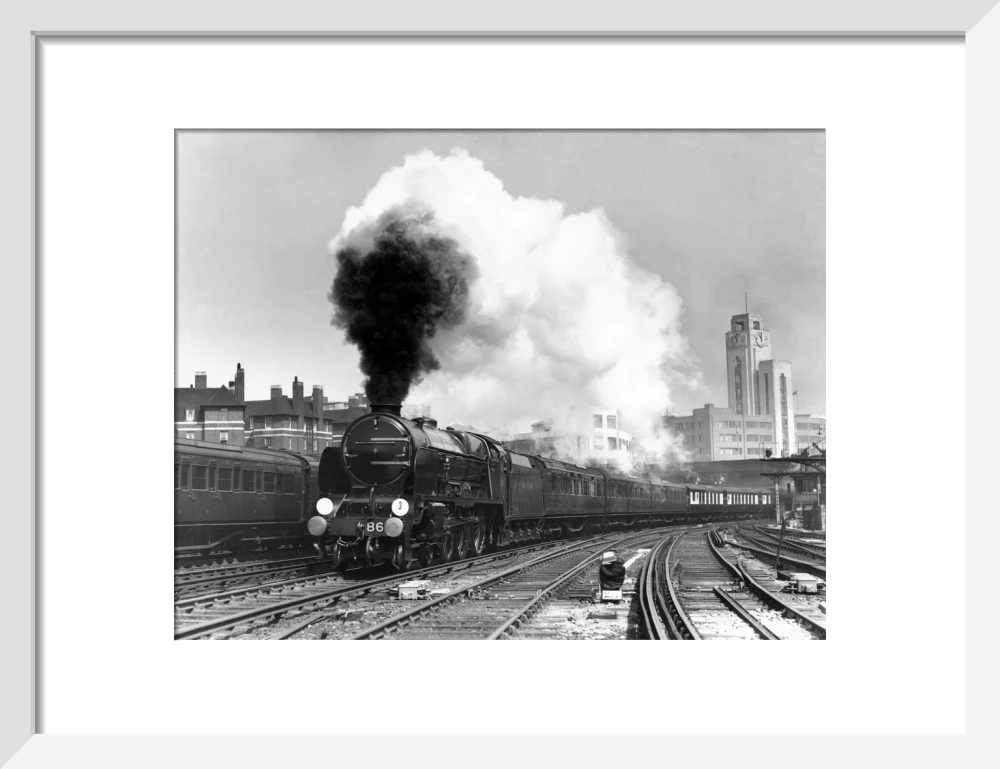 The 'Lord Anson' steam locomotive leaving London Victoria, 1939. - Image 42