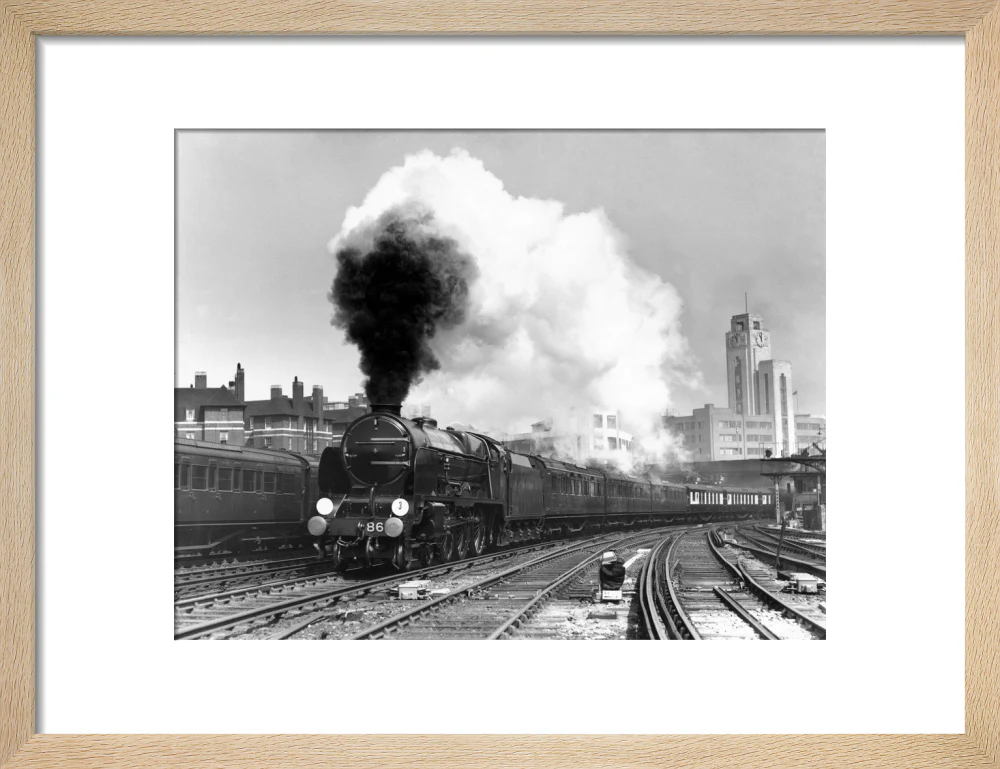 The 'Lord Anson' steam locomotive leaving London Victoria, 1939. - Image 44