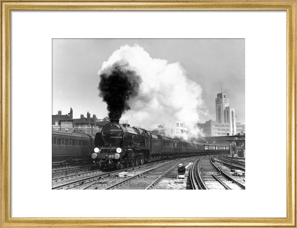 The 'Lord Anson' steam locomotive leaving London Victoria, 1939. - Image 48