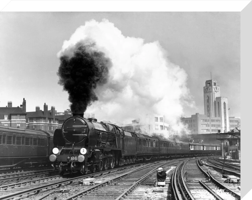 The 'Lord Anson' steam locomotive leaving London Victoria, 1939. - Image 65