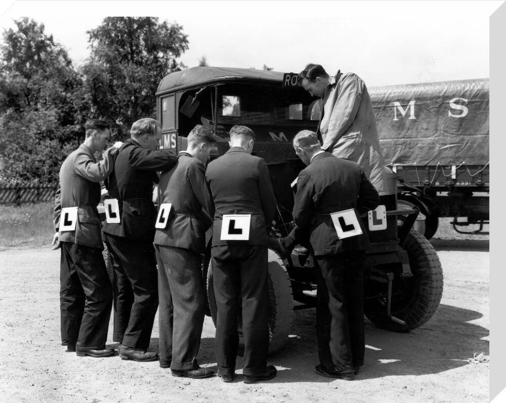 LMS mechanics, c 1930s. - Image 66