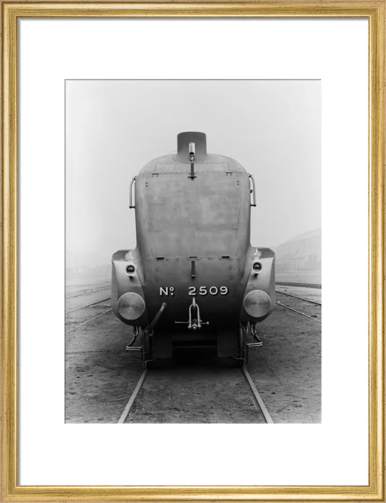 A4 Locomotive No 2509. Front View. - Image 15