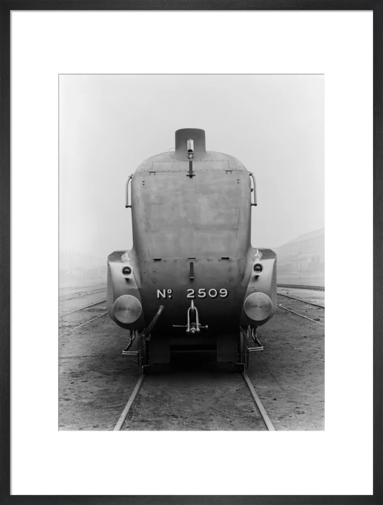 A4 Locomotive No 2509. Front View. - Image 18