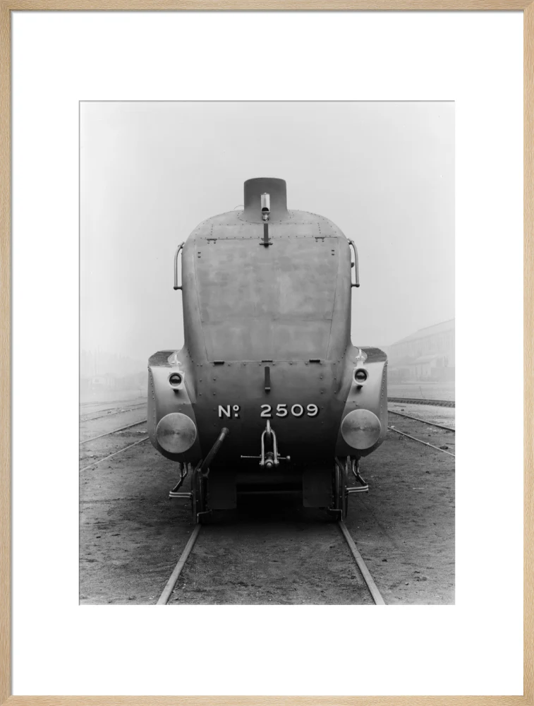 A4 Locomotive No 2509. Front View. - Image 26