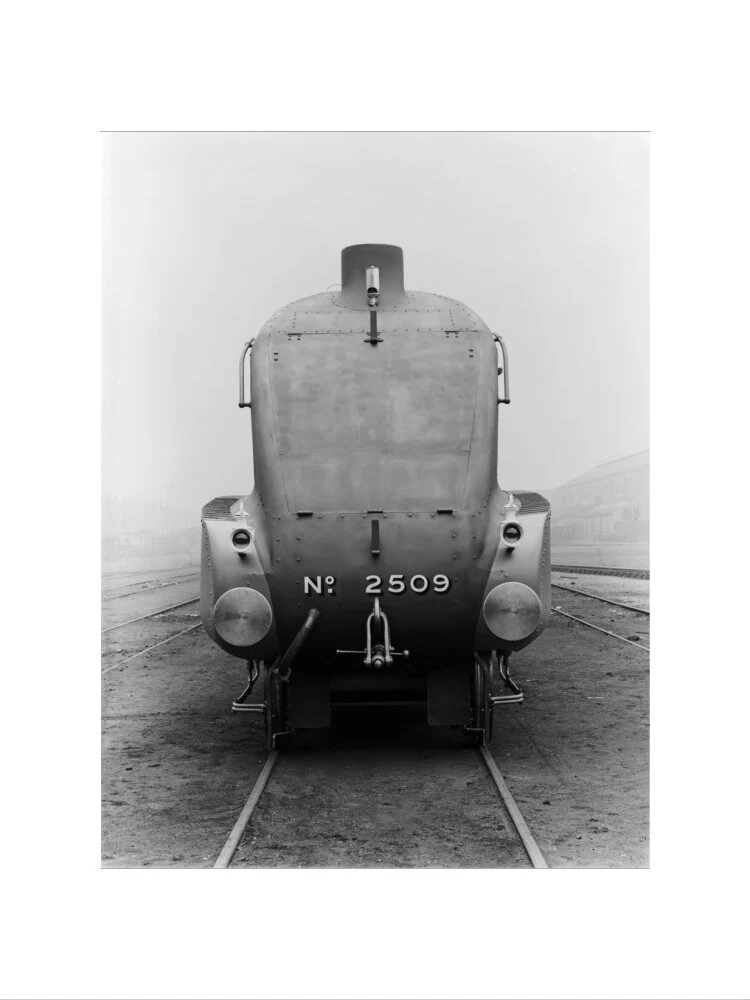 A4 Locomotive No 2509. Front View. - Image 50