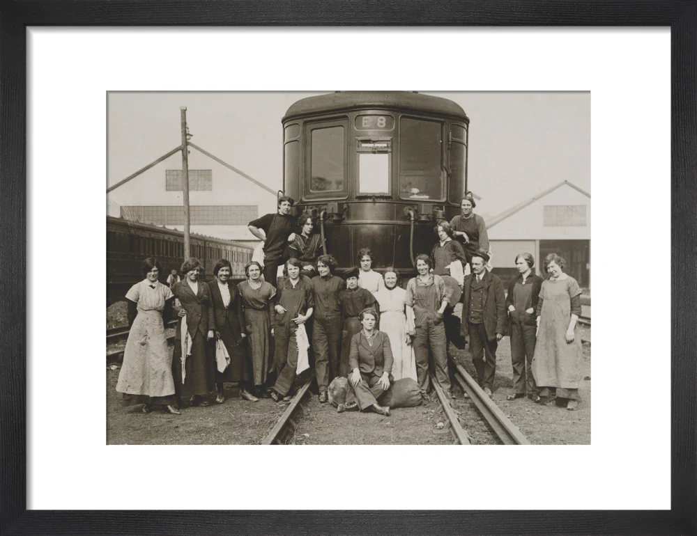 Carriage cleaners, about 1916. - Image 8