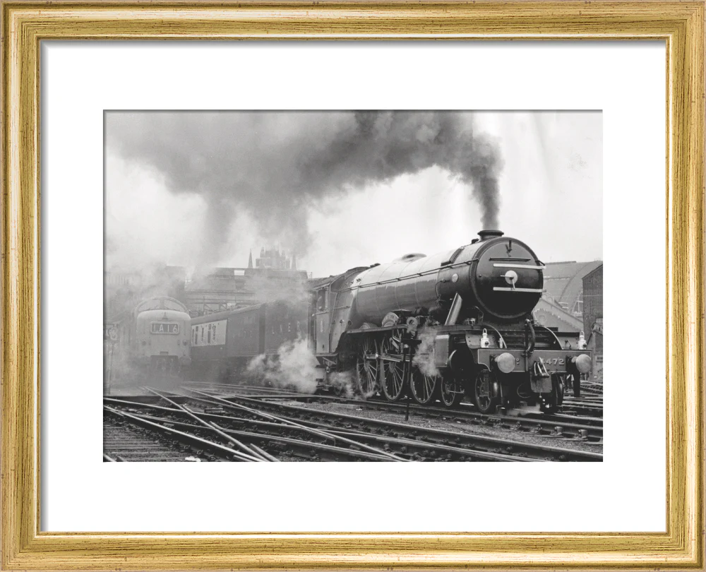 Flying Scotsman leaves Kings Cross, May 1968 - Image 5