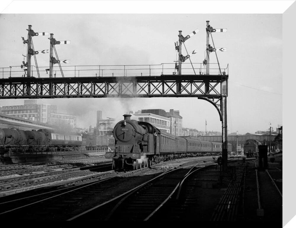British Railways suburban train leaving Marylebone, 1949 - Image 32