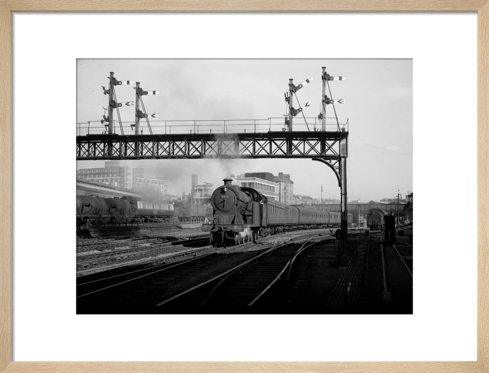 British Railways suburban train leaving Marylebone, 1949 - Image 49