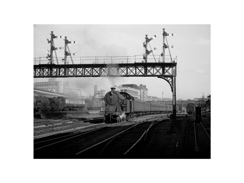 British Railways suburban train leaving Marylebone, 1949 - Image 50