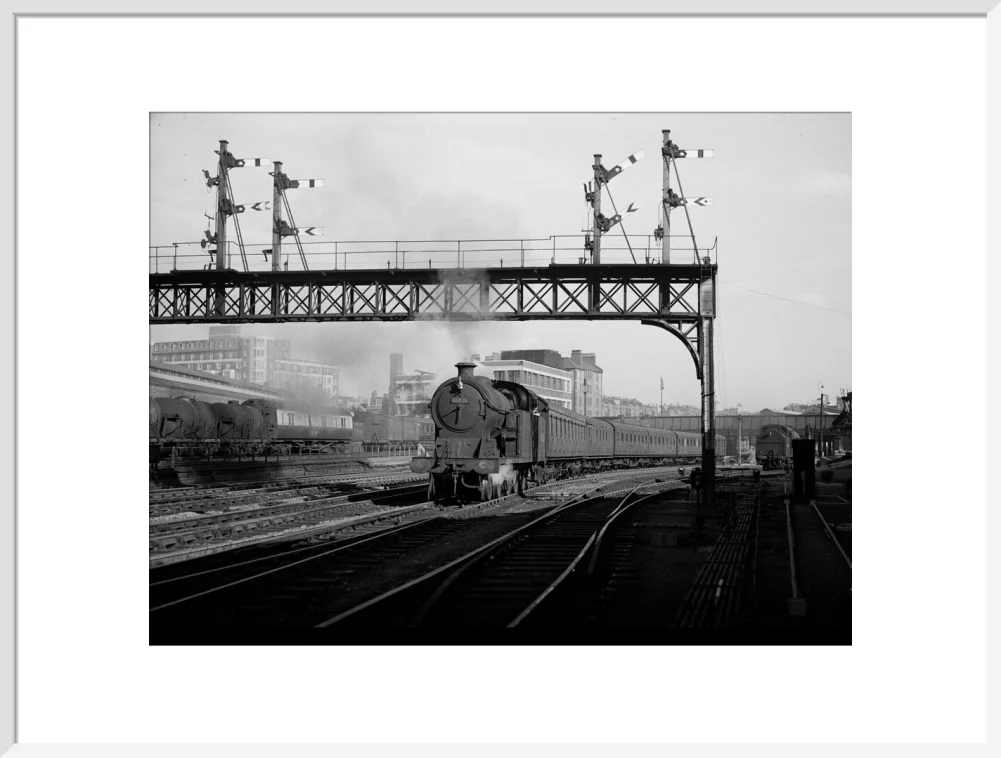 British Railways suburban train leaving Marylebone, 1949 - Image 57