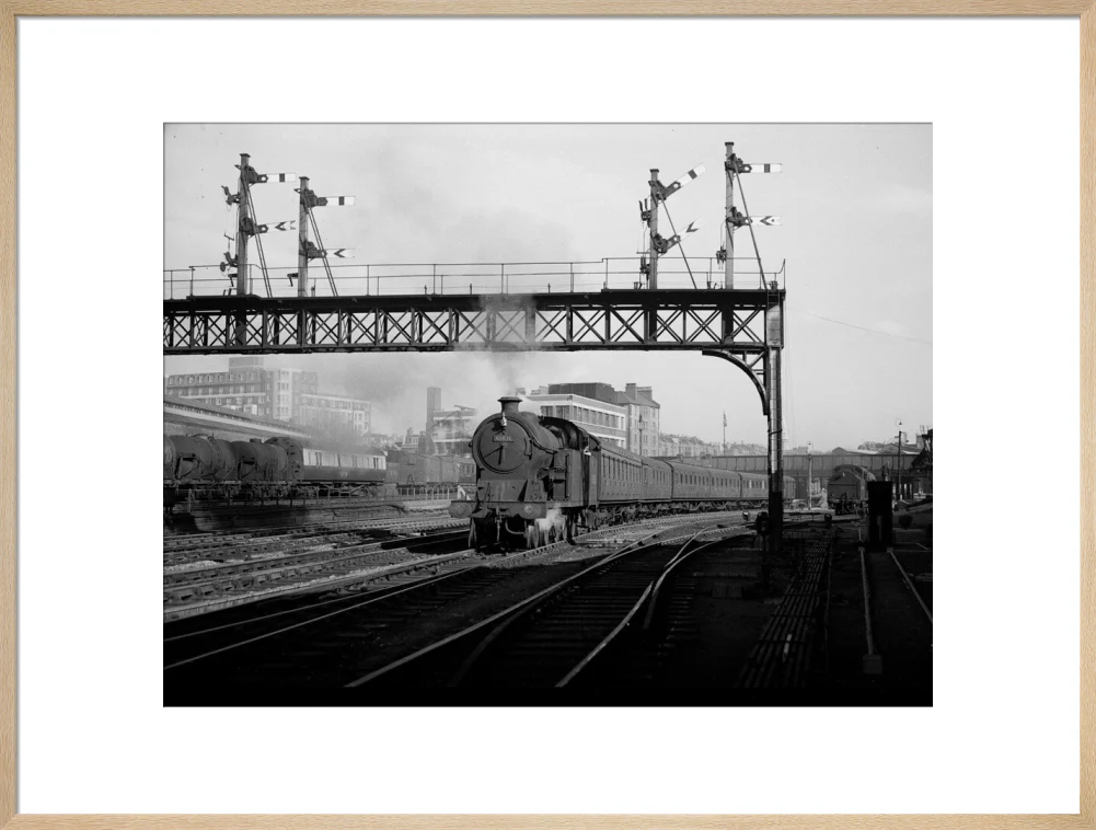 British Railways suburban train leaving Marylebone, 1949 - Image 59