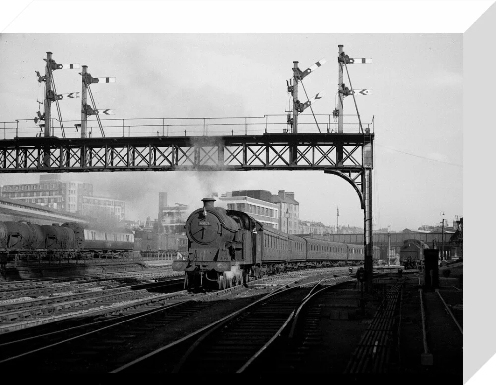 British Railways suburban train leaving Marylebone, 1949 - Image 64