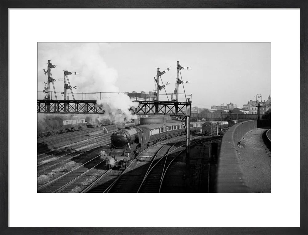 The Master Cutler train leaving Marylebone station, 1949 - Image 46