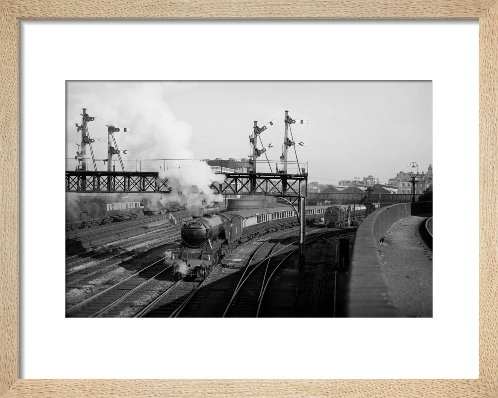 The Master Cutler train leaving Marylebone station, 1949 - Image 6