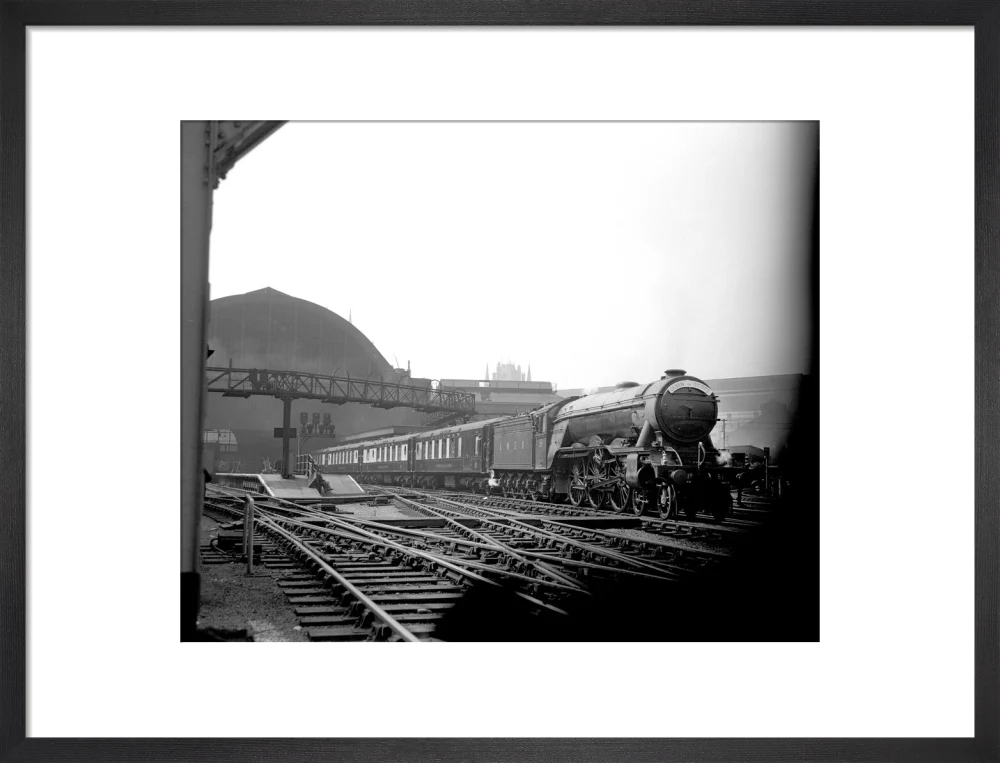 LNER A3 'Blink Bonny' No.51 on the 'Queen of Scots' - Image 13