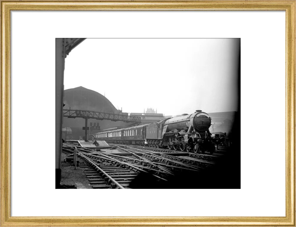 LNER A3 'Blink Bonny' No.51 on the 'Queen of Scots' - Image 15