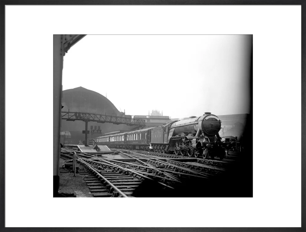 LNER A3 'Blink Bonny' No.51 on the 'Queen of Scots' - Image 23