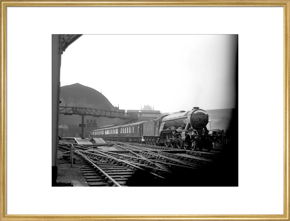 LNER A3 'Blink Bonny' No.51 on the 'Queen of Scots' - Image 25