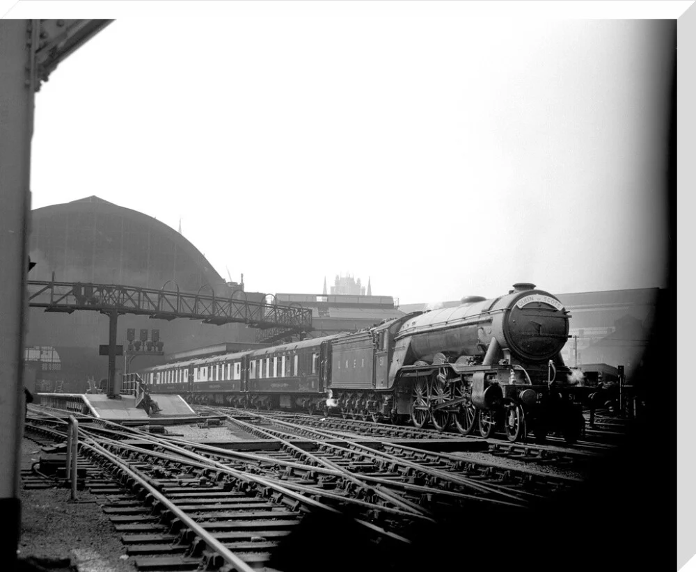 LNER A3 'Blink Bonny' No.51 on the 'Queen of Scots' - Image 34