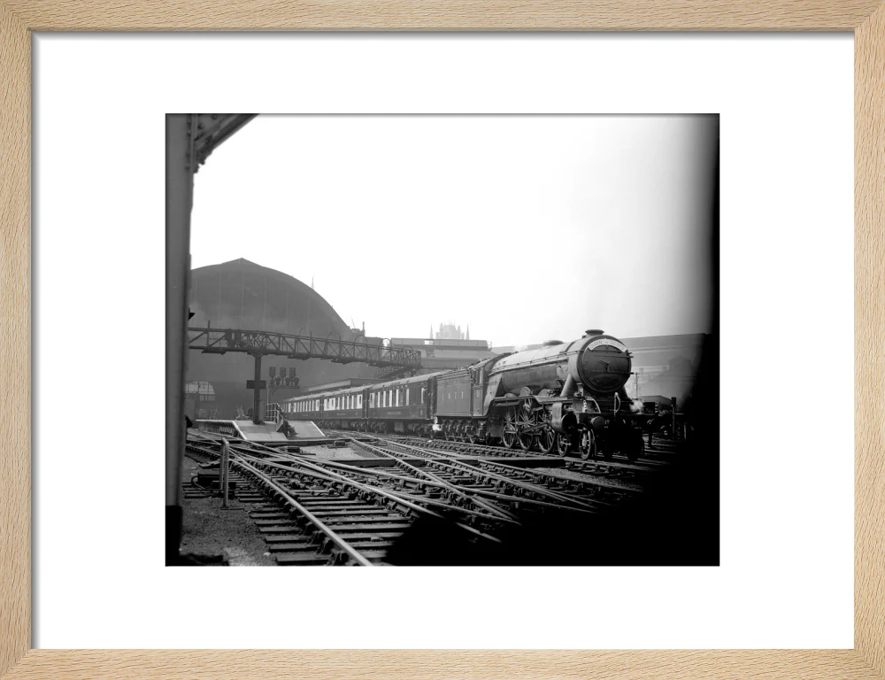 LNER A3 'Blink Bonny' No.51 on the 'Queen of Scots' - Image 44