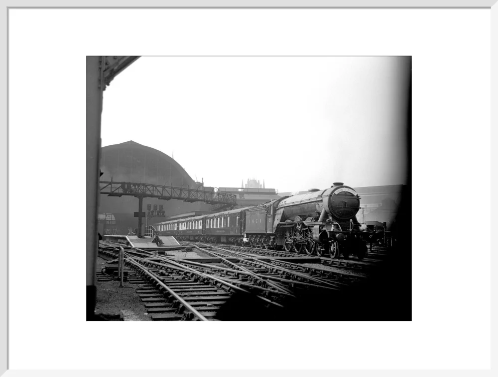 LNER A3 'Blink Bonny' No.51 on the 'Queen of Scots' - Image 57