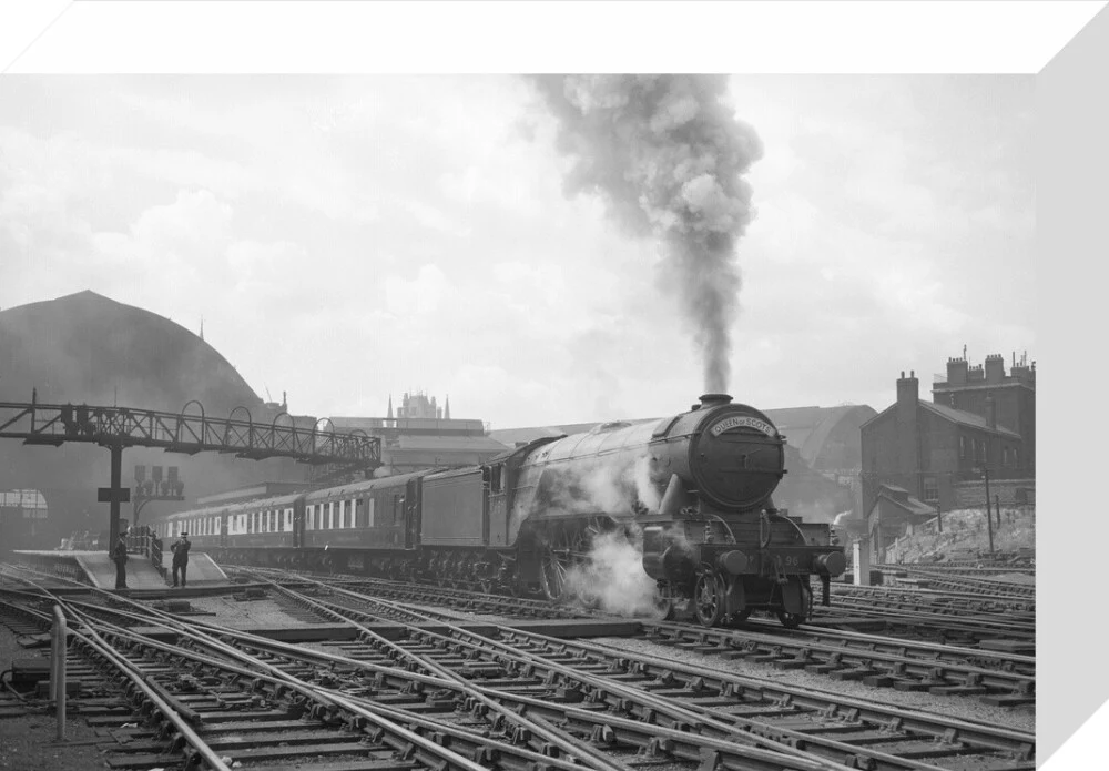 Queen of Scots departs Kings Cross with A3 no. 96 Papyrus c.1946 - Image 31
