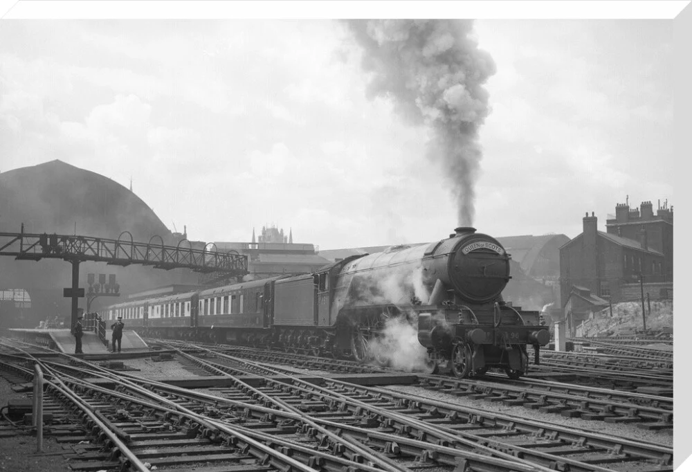 Queen of Scots departs Kings Cross with A3 no. 96 Papyrus c.1946 - Image 34
