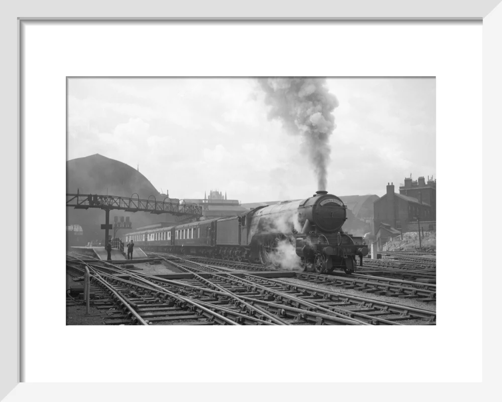 Queen of Scots departs Kings Cross with A3 no. 96 Papyrus c.1946 - Image 37