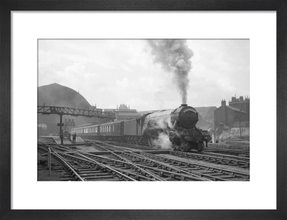 Queen of Scots departs Kings Cross with A3 no. 96 Papyrus c.1946 - Image 41