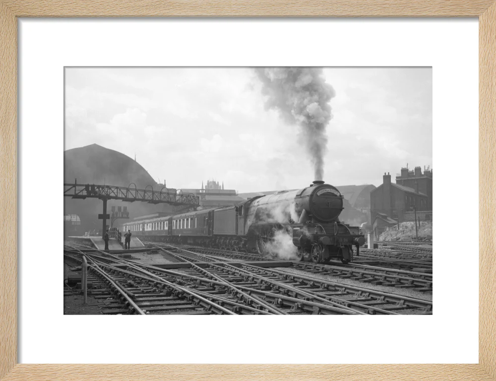 Queen of Scots departs Kings Cross with A3 no. 96 Papyrus c.1946 - Image 44