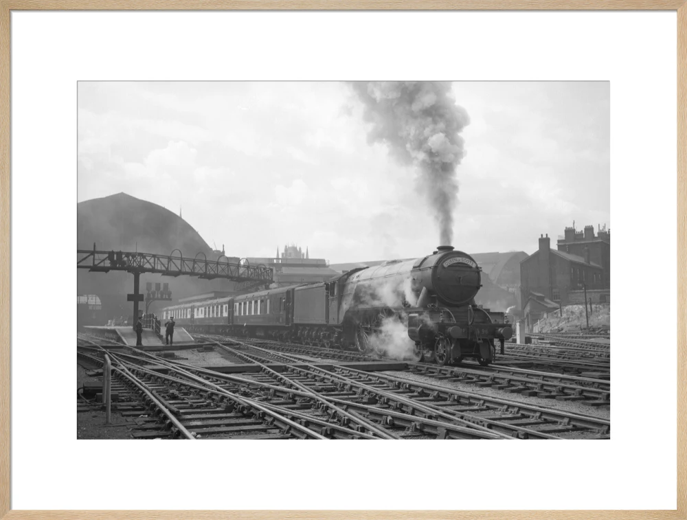 Queen of Scots departs Kings Cross with A3 no. 96 Papyrus c.1946 - Image 59