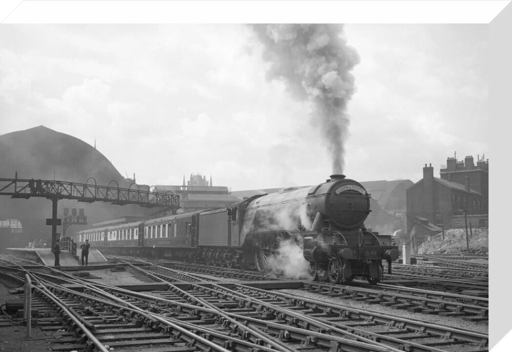 Queen of Scots departs Kings Cross with A3 no. 96 Papyrus c.1946 - Image 65