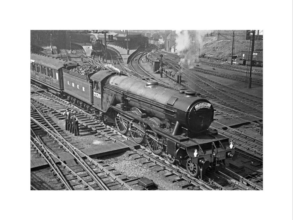 LNER A3 No.2578 Bayardo leaving Kings Cross c.1930 - Image 17