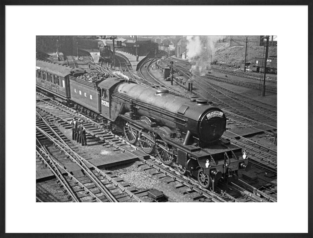 LNER A3 No.2578 Bayardo leaving Kings Cross c.1930 - Image 23