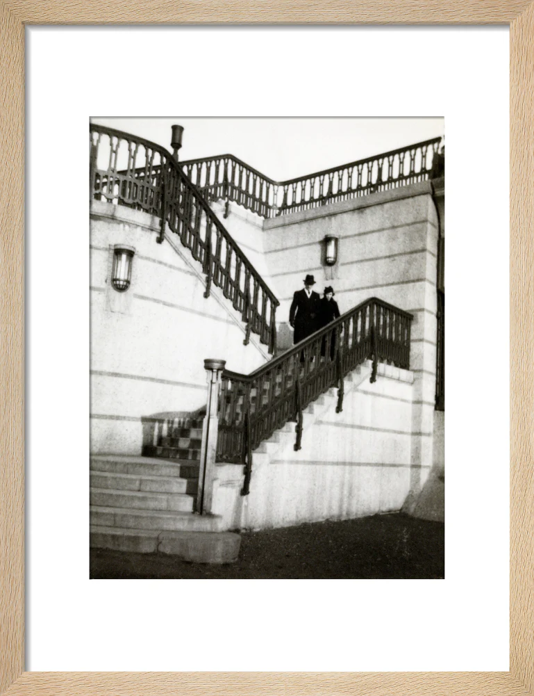 Couple walking down steps - Image 44