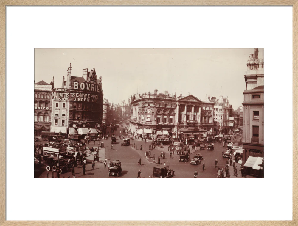 Piccadilly Circus, London - Image 21